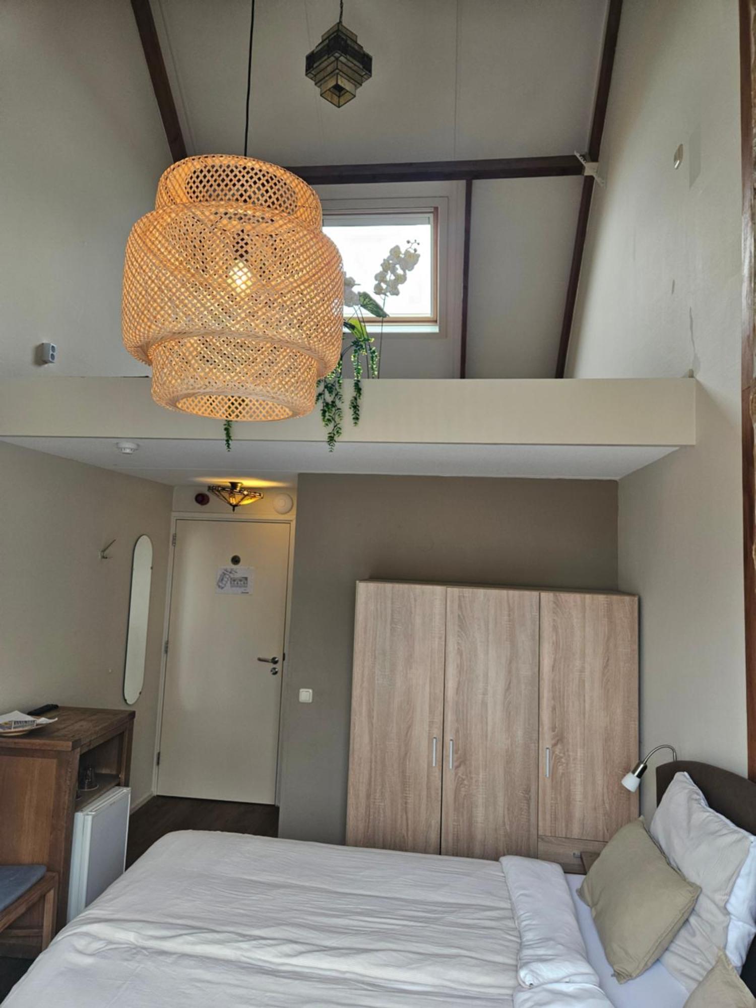 Hotel Dolores Ameland Нес Екстериор снимка
