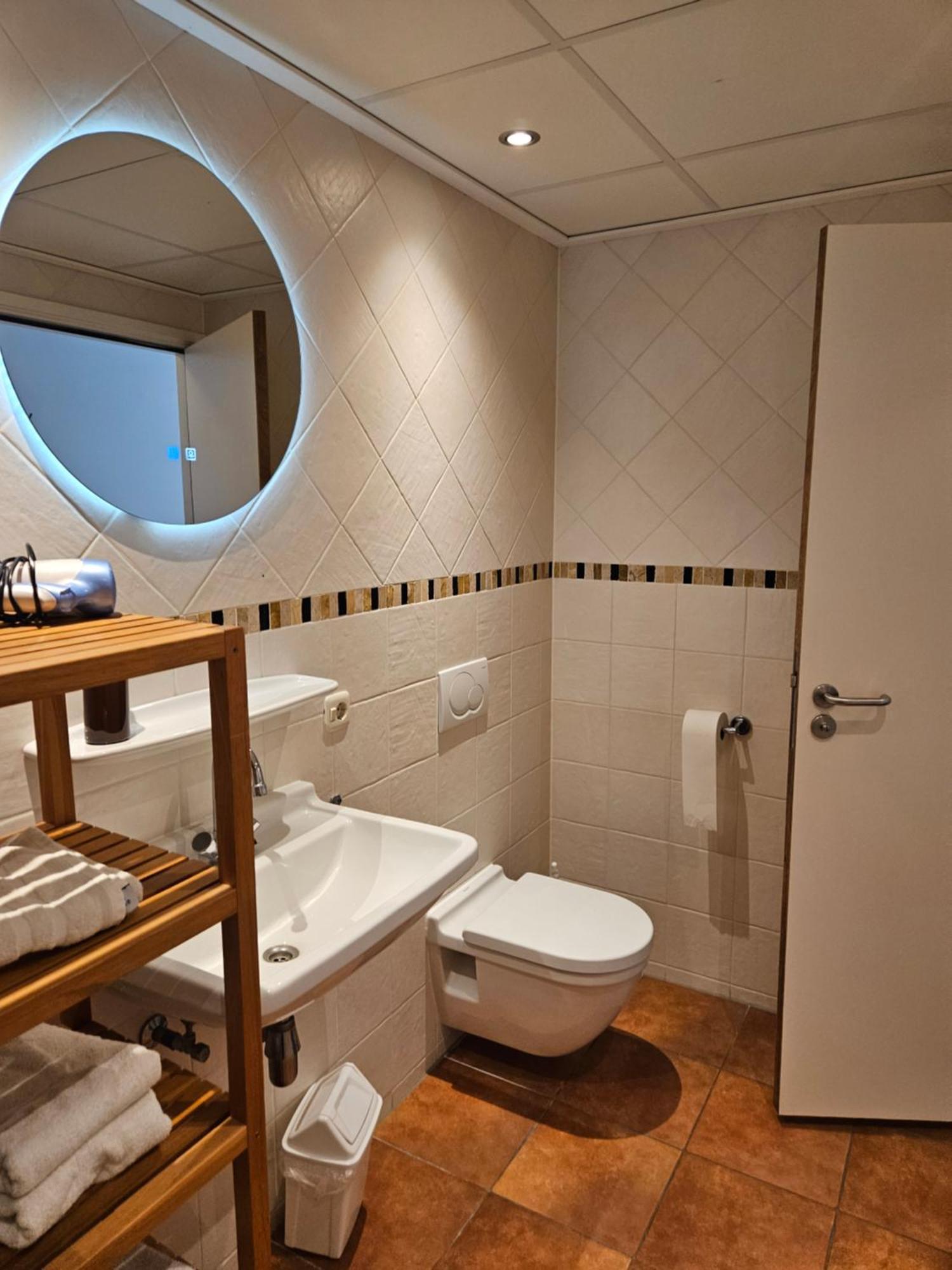 Hotel Dolores Ameland Нес Екстериор снимка